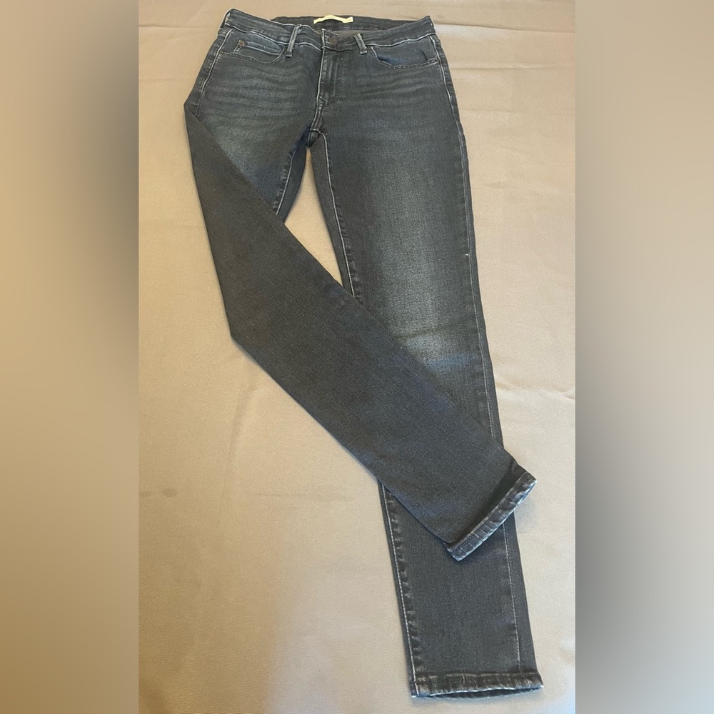 Levi’s 711 Skinny Jeans – Women’s Size 29